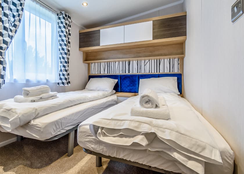 Luxury Lodge Hot Tub (Pet) - Hanworth Country Park, Potterhanworth