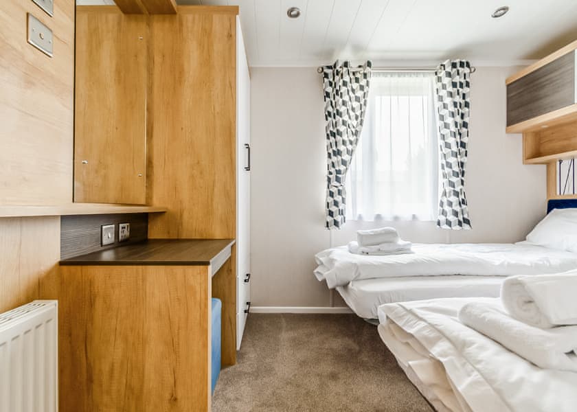 Luxury Lodge Hot Tub (Pet) - Hanworth Country Park, Potterhanworth