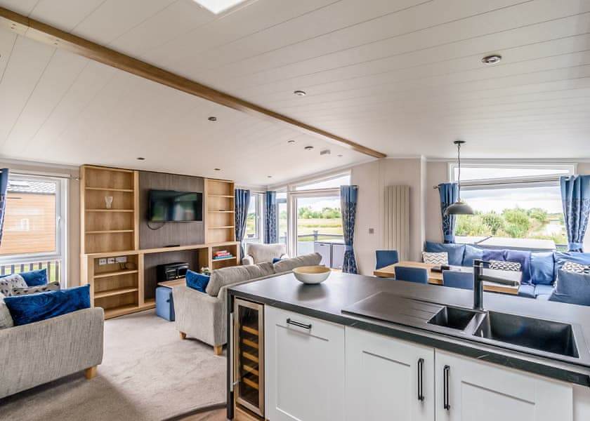 Luxury Lodge Hot Tub - Hanworth Country Park, Potterhanworth