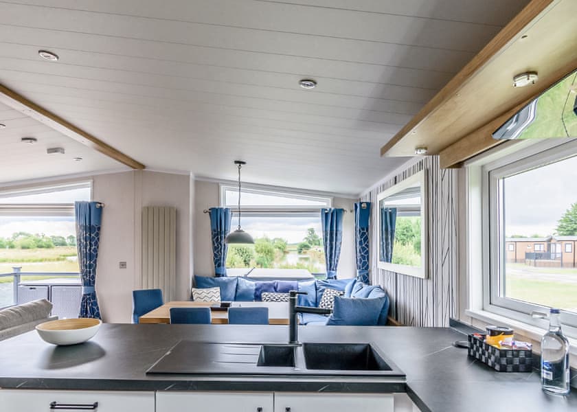 Luxury Lodge Hot Tub - Hanworth Country Park, Potterhanworth