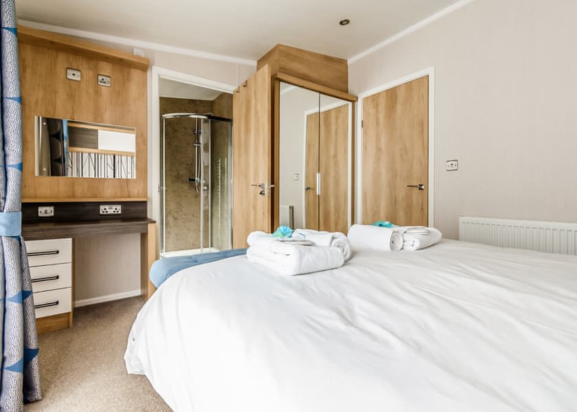 Luxury Lodge Hot Tub - Hanworth Country Park, Potterhanworth