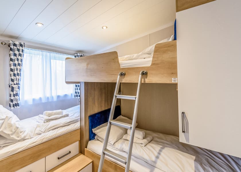 Luxury Lodge Hot Tub - Hanworth Country Park, Potterhanworth