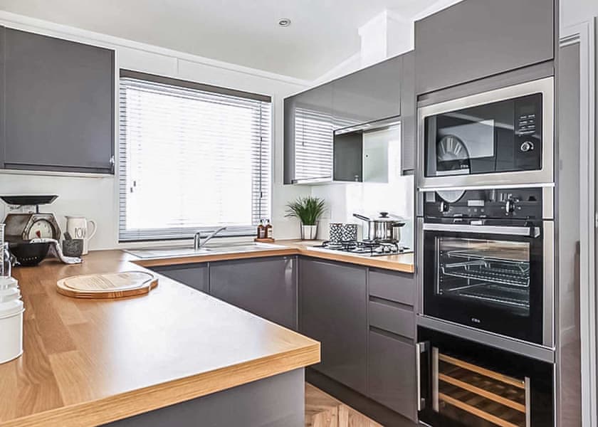 Superior Lodge Hot Tub 6 - Holmans Wood, Chudleigh