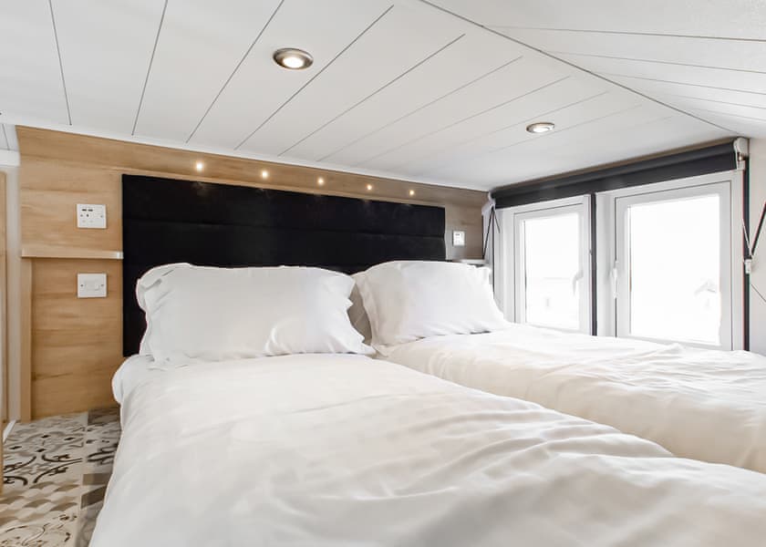 Pladda Pod with Hot Tub S, Pladda Pod with Hot Tub - Heads of Ayr Holiday Park, Ayr