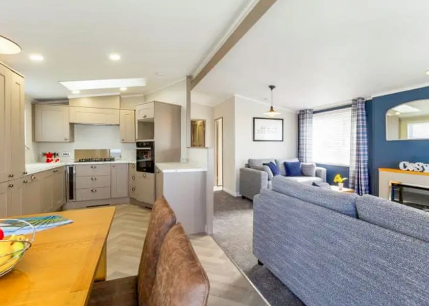 Jura Premier Lodge with Hot Tub - Heads of Ayr Holiday Park, Ayr