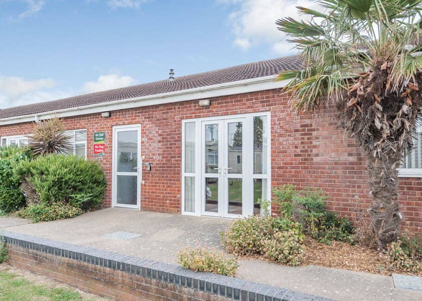 Disabled Holiday Bungalow - Ingoldale Holiday Park, Ingoldmells