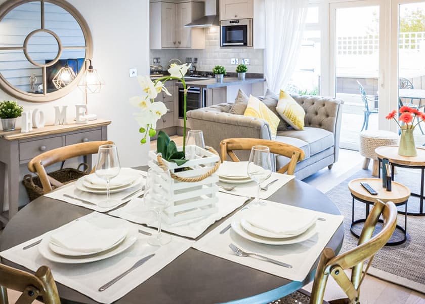 Typical | 4 Berth Luxury Cottage with Hot Tub (Pet) - The Bay Colwell, Freshwater, Colwell Bay