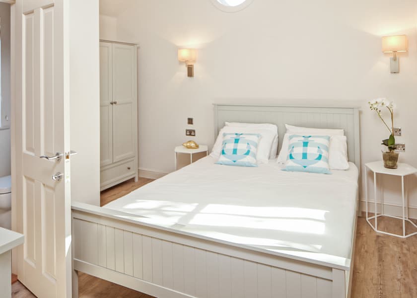 Typical | Beach Lodge 4 Berth - The Bay Colwell, Freshwater, Colwell Bay