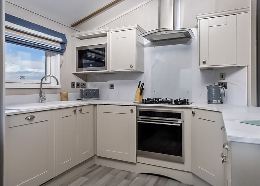 Thalassa 10 berth Lodge hot tub premium view (Pet) - St Ives Bay Beach Resort, Hayle