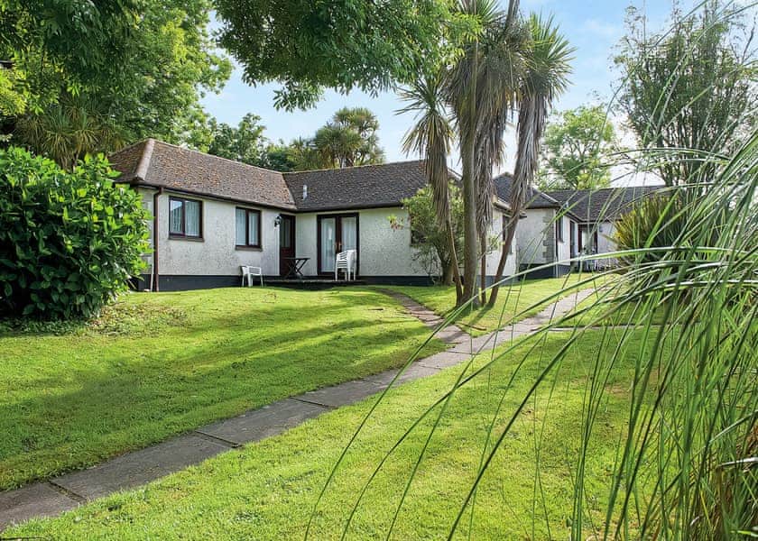Silver Bungalow 2 (Sleeps 4)