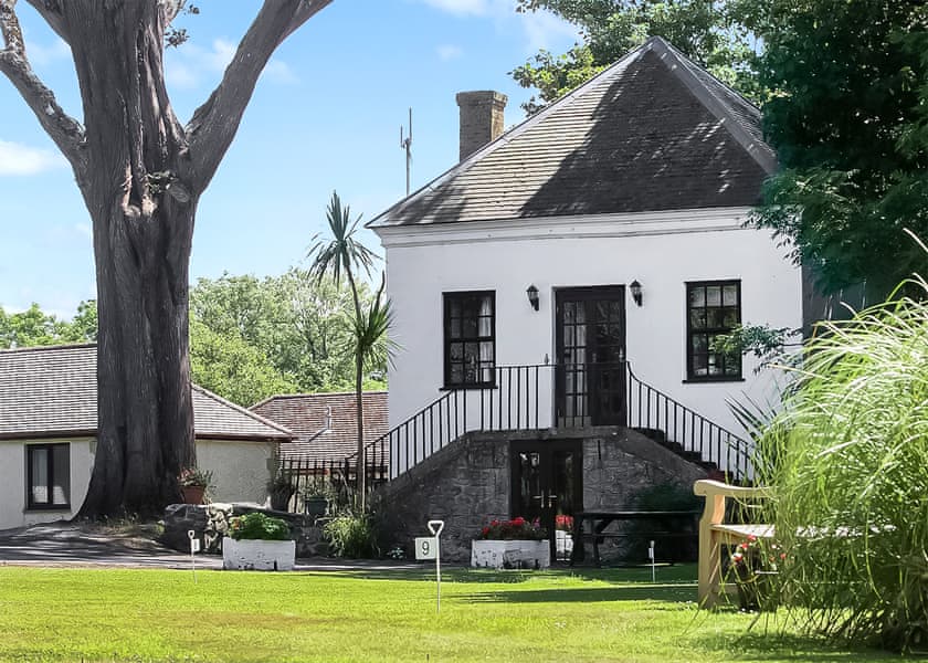 The Summerhouse 2 Bed - Kenegie Manor, Penzance