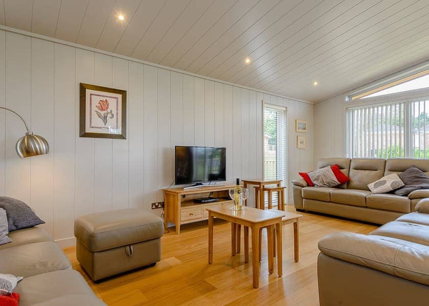 Retreat Lodge 3 - Kenwick Woods, Louth, Lincolnshire Wolds