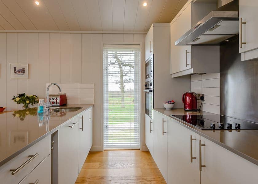 Retreat Lodge 4 - Kenwick Woods, Louth, Lincolnshire Wolds