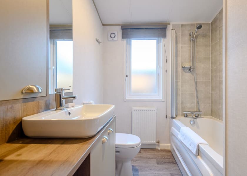 Brayford Lodge Spa - Kenwick Woods, Louth, Lincolnshire Wolds