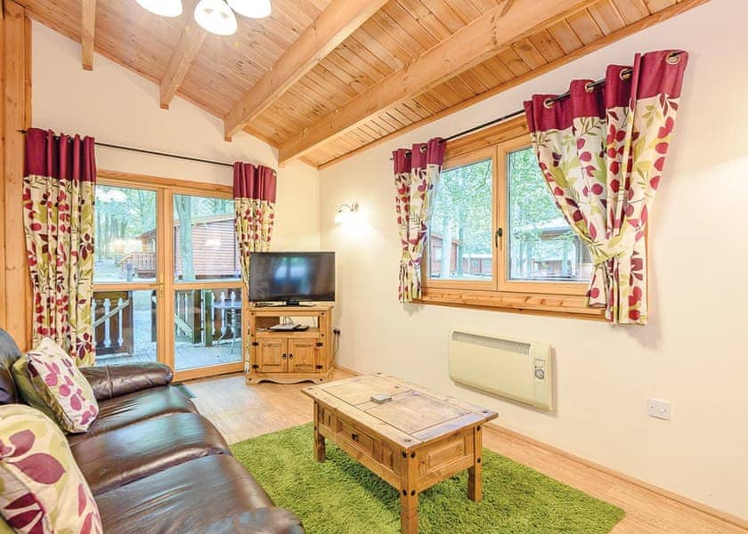 Cedar Lodge (Pet) - Kenwick Woods, Louth, Lincolnshire Wolds
