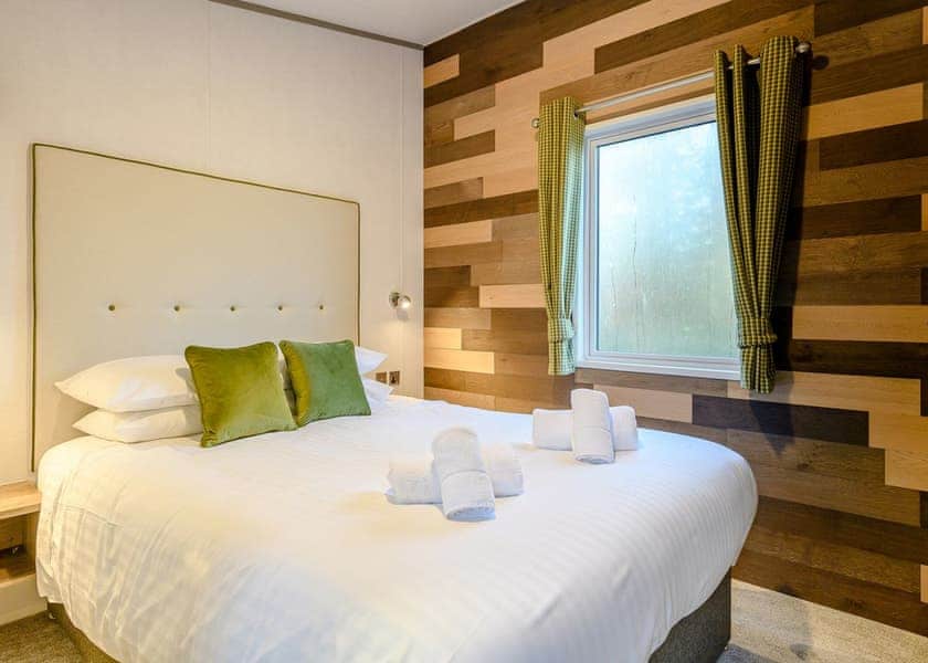 Horncastle Spa Plus (Pet) - Kenwick Woods, Louth, Lincolnshire Wolds
