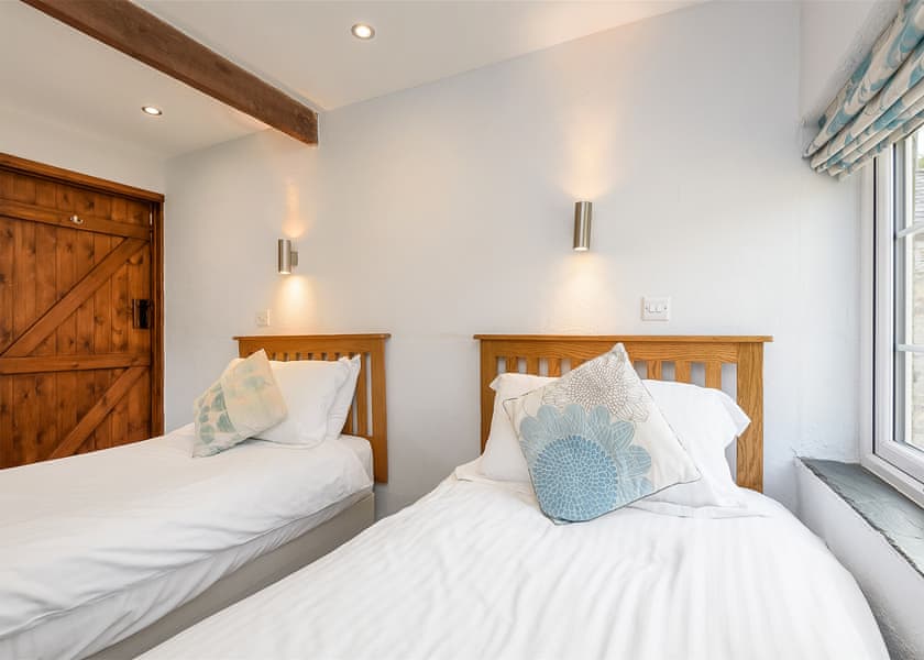 Granary Cottage - Kilminorth Cottages, Watergate, Looe