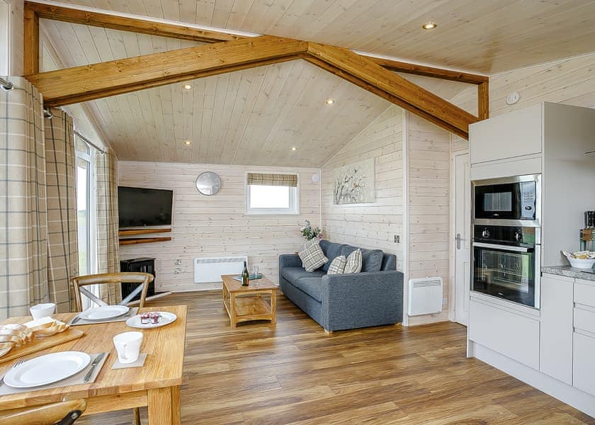 Mulberry Lodge - Knights Lodges, Bretby, Derbyshire