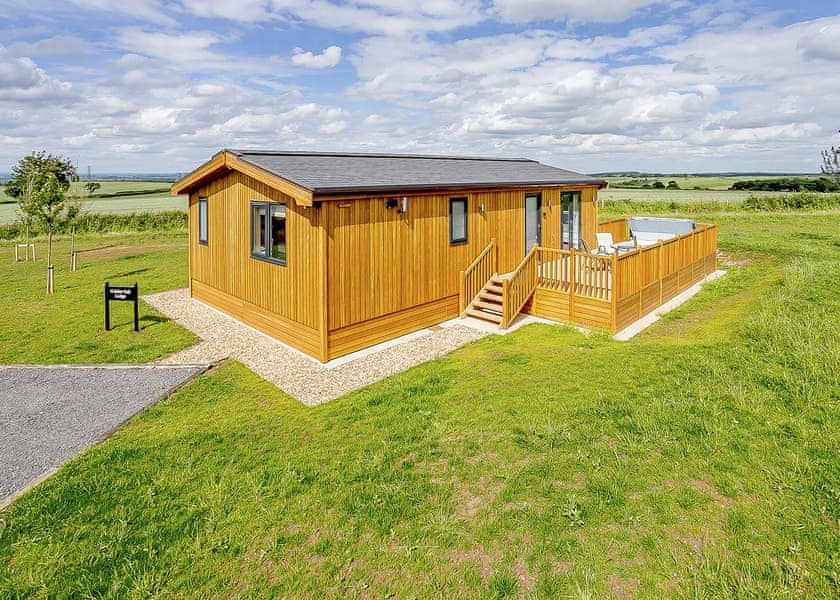 Knights Lodge - Knights Lodges, Bretby, Derbyshire