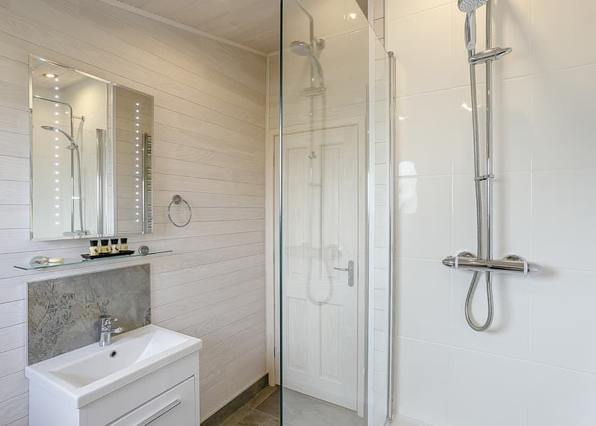 Field View Lodge - Knights Lodges, Bretby, Derbyshire