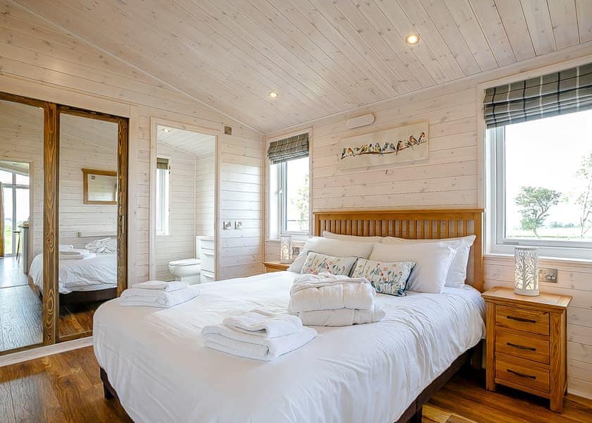 Knights Lodges (Pet) - Knights Lodges, Bretby, Derbyshire