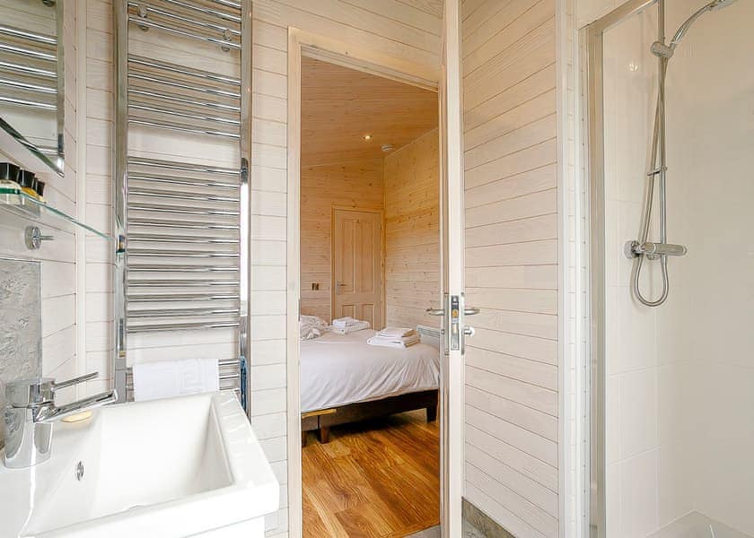 Knights Lodges (Pet) - Knights Lodges, Bretby, Derbyshire