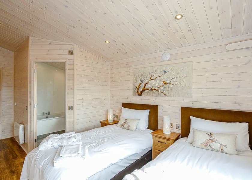 Knights Lodges (Pet) - Knights Lodges, Bretby, Derbyshire