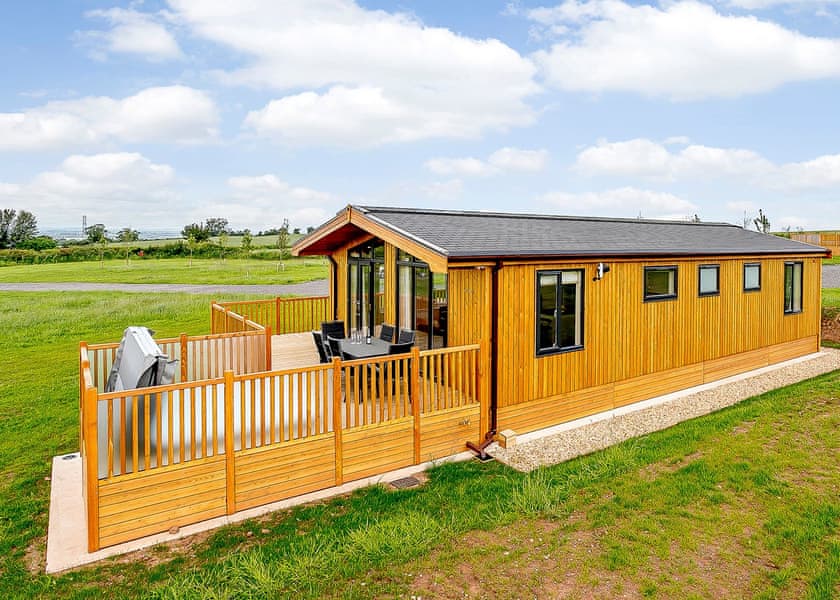 Typical | Field View Lodge (Pet) - Knights Lodges, Bretby, Derbyshire