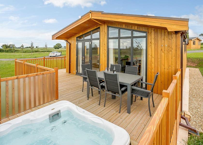 Typical | Field View Lodge (Pet) - Knights Lodges, Bretby, Derbyshire