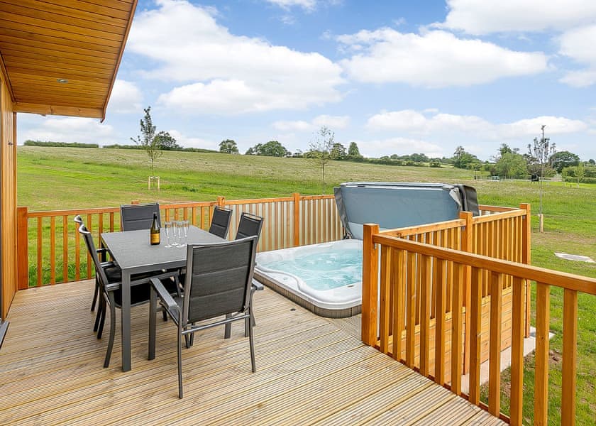 Typical | Field View Lodge (Pet) - Knights Lodges, Bretby, Derbyshire