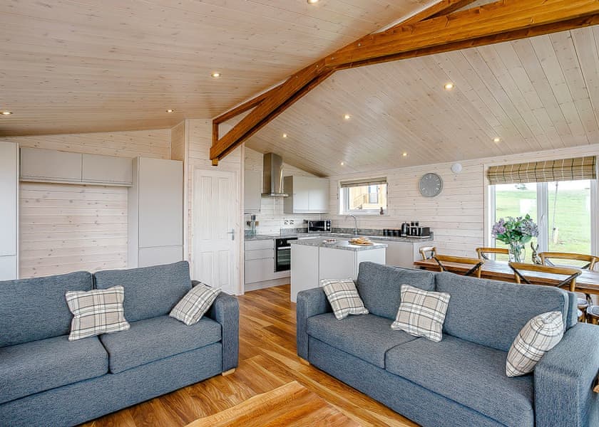 Typical | Field View Lodge (Pet) - Knights Lodges, Bretby, Derbyshire