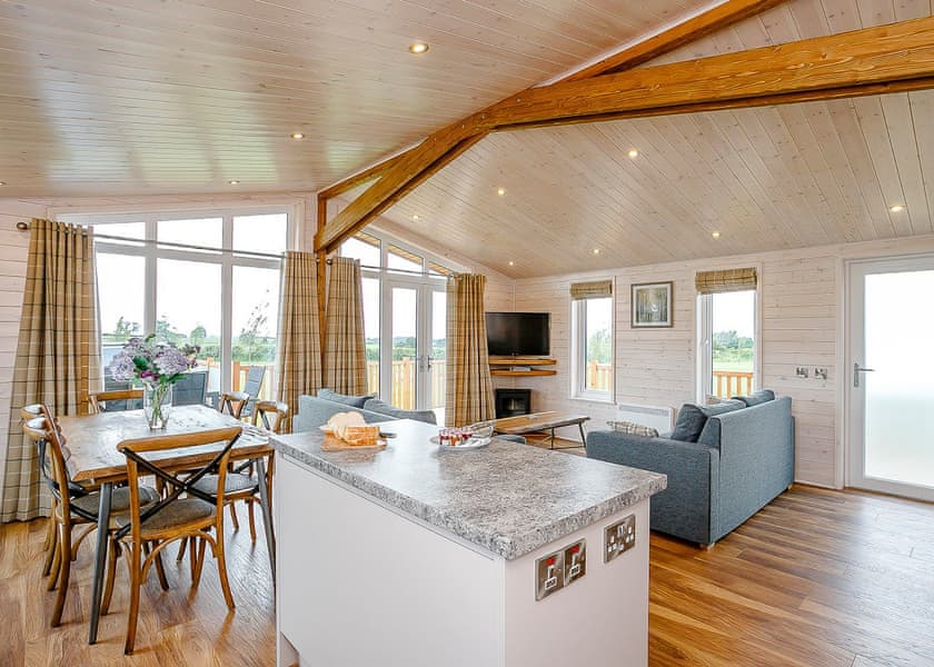 Typical | Field View Lodge (Pet) - Knights Lodges, Bretby, Derbyshire