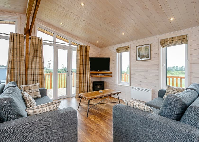 Typical | Field View Lodge (Pet) - Knights Lodges, Bretby, Derbyshire