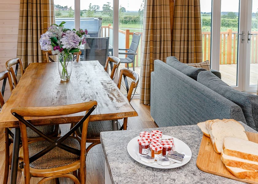 Typical | Field View Lodge (Pet) - Knights Lodges, Bretby, Derbyshire