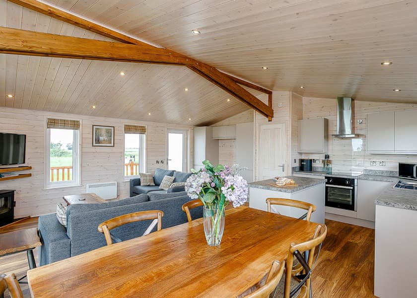 Typical | Field View Lodge (Pet) - Knights Lodges, Bretby, Derbyshire