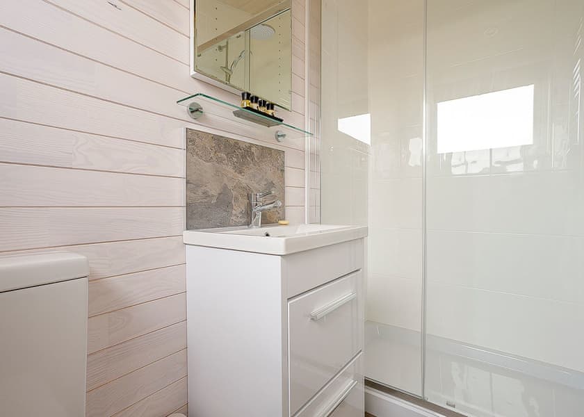 Typical | Field View Lodge (Pet) - Knights Lodges, Bretby, Derbyshire