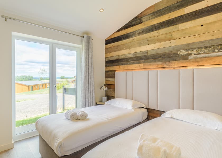 Autograph 2 Bed - Knights Lodges, Bretby, Derbyshire