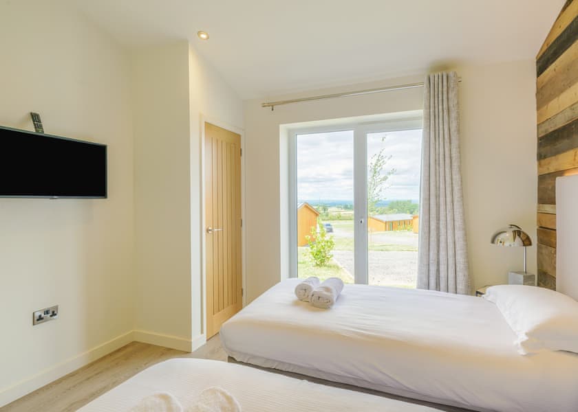 Autograph 2 Bed - Knights Lodges, Bretby, Derbyshire