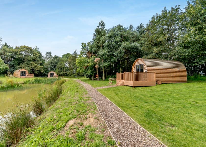 Lakeside Micro Lodge - Killerby Old Hall, Scarborough