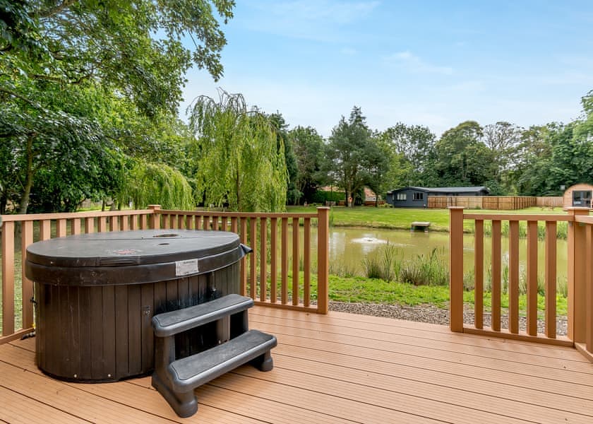 Lakeside Micro Lodge - Killerby Old Hall, Scarborough