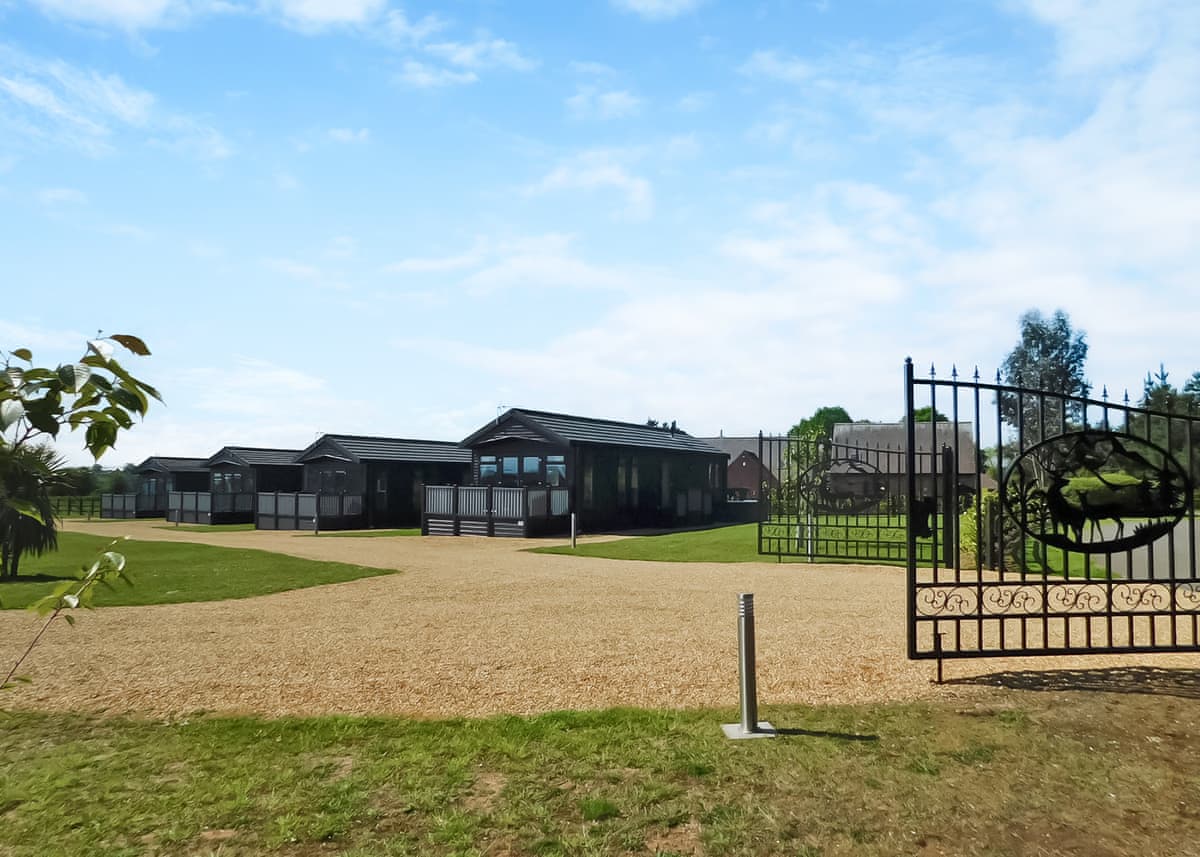 King Richard's Country Lodges - Holiday lodge in Central England - Image 1