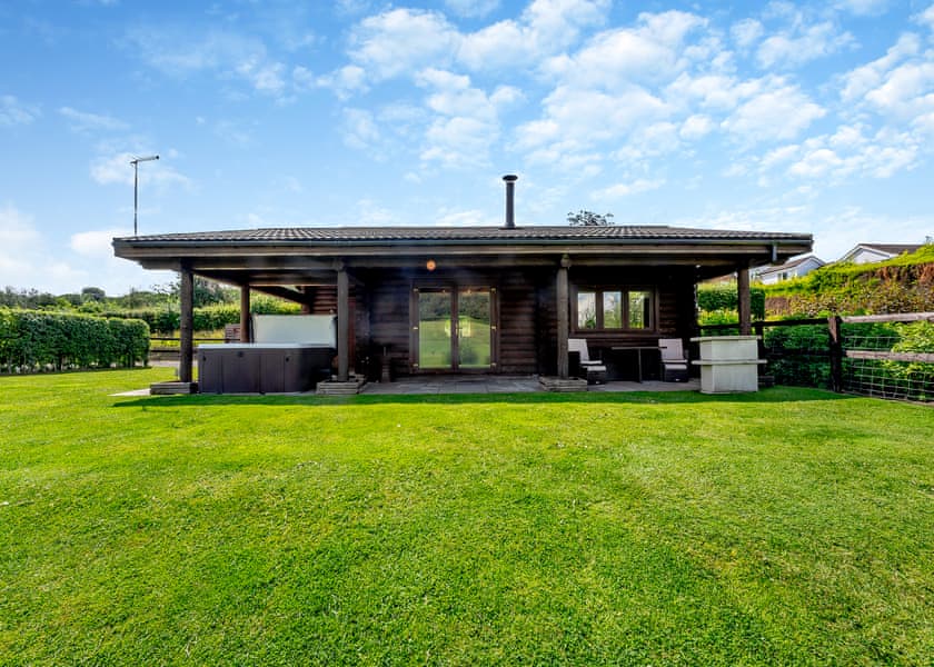 The Paw Pad - Kitty’s View Country Lodges, Broxton, Nr Chester