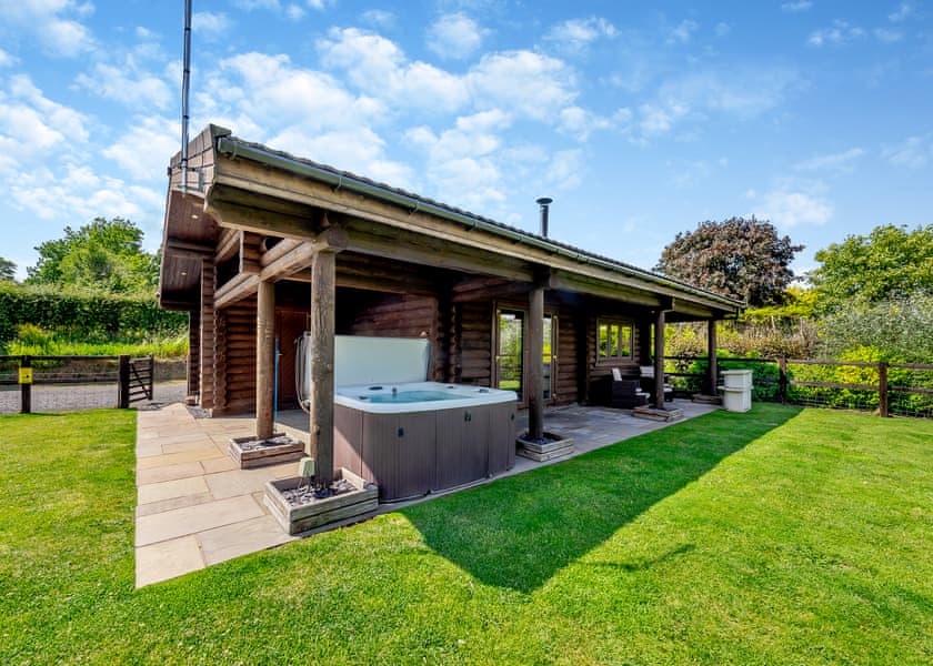 The Paw Pad - Kitty’s View Country Lodges, Broxton, Nr Chester