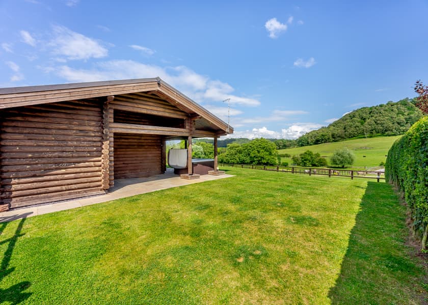 The Paw Pad - Kitty’s View Country Lodges, Broxton, Nr Chester