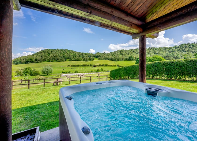 The Paw Pad - Kitty’s View Country Lodges, Broxton, Nr Chester