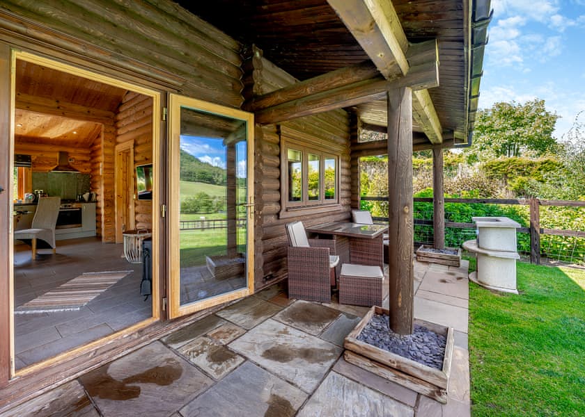 The Paw Pad - Kitty’s View Country Lodges, Broxton, Nr Chester