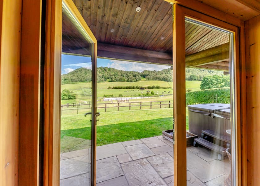 The Paw Pad - Kitty’s View Country Lodges, Broxton, Nr Chester