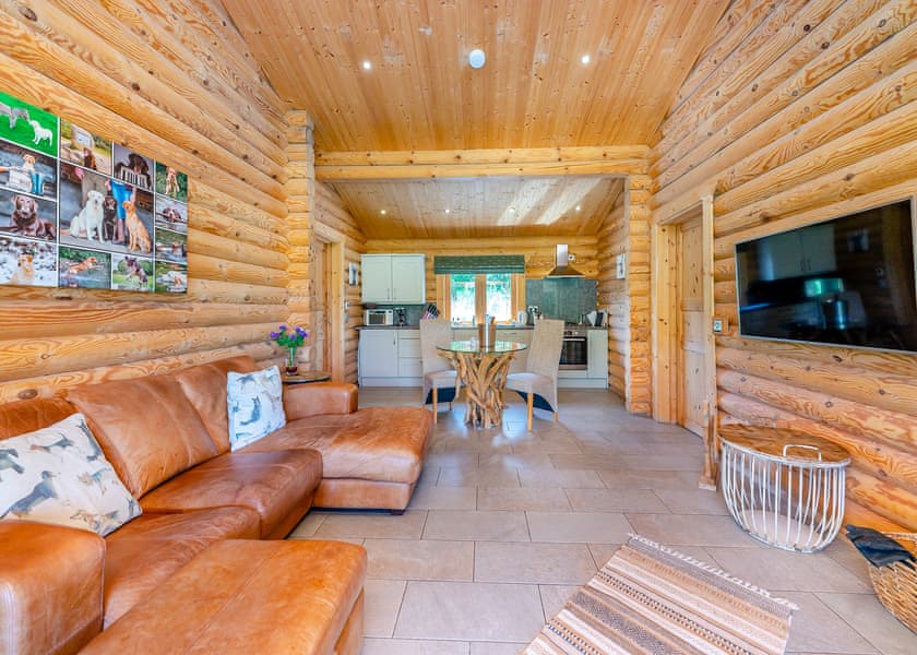 The Paw Pad - Kitty’s View Country Lodges, Broxton, Nr Chester