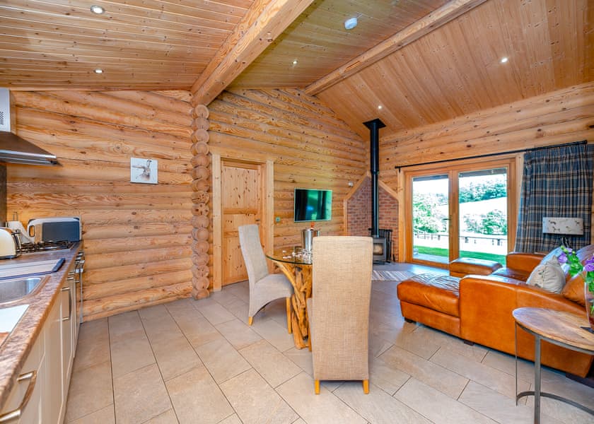 The Paw Pad - Kitty’s View Country Lodges, Broxton, Nr Chester