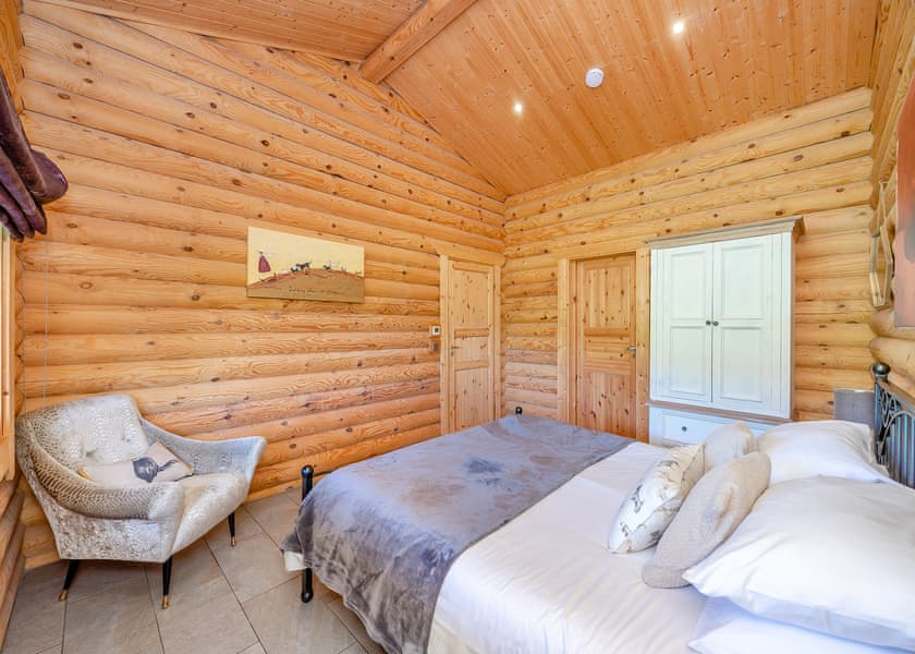 The Paw Pad - Kitty’s View Country Lodges, Broxton, Nr Chester